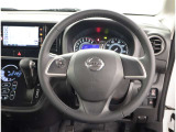 ハンドルから手を放さずに操作出来ますので、安全運転にもつながりますね