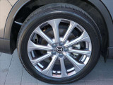 マツダ純正235/50R20インチアルミホイール付きで見た目もグッドデザイン!