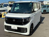 斜めからのフロントビュー。