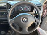 ステアリング操作は軽く、運転もしやすいです♪