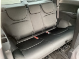 1列目から3列目まで広々大空間です。3列目シートは荷物が多い時や不要な時はアレンジして荷室として使用することが可能で便利に使えます。