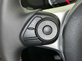 ステアリングスイッチ装備!運転しながら手元でオーディオの操作などができます。