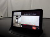 狭い場所での駐車やすれ違いなどでより的確な運転操作に役立つ360&deg;ビューモニターが装備されています。