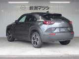 車両本体価格に点検整備費用が含まれています。当社基準および保安基準に合わせ、要交換、修理と判断された部品は当社負担にて整備させていただきます。追加整備費用はかかりませんのでご安心ください。