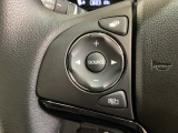 ステアリングスイッチがついていますので、オーディオのチャンネル変更、ボリューム、ジャンル変更が操作可能です。ハンドルから手を離さず安全に操作できます。