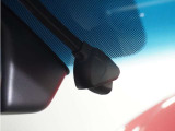 ◆ドライブレコーダー◆映像・音声などを記録する自動車用の装置です。 もしもの事故の際の記録はもちろん、旅行の際の思い出としてドライブの映像を楽しむことができます。