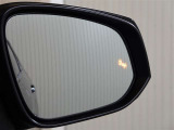 後方からの車の接近を教えてくれるブラインドスポットモニター♪※あくまでも補助的な装置なので目視確認もお忘れなく!