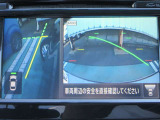 ナビ画面にアラウンドビュ-モニタ-の映像を映し出しています。  狭い場所での車庫入れをサポ-トしてくれる便利アイテムです。