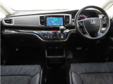 ◆インテリアパネル◆視界広々で非常に運転しやすくロングドライブでも疲れを感じさせないすっきりとまとまったインパネ周りです。