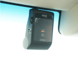 ◆ドライブレコーダー◆映像・音声などを記録する自動車用の装置です。 もしもの事故の際の記録はもちろん、旅行の際の思い出としてドライブの映像を楽しむことができます。