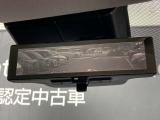 夜間や天候、荷物の積載や人の乗車で見ずらい後方の視界がクリアになるスマートルームミラー
