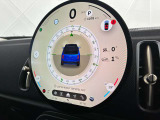 ★MINIには6個のエアバッグを標準装備。運転席/助手席エアバッグ、サイド・エアバッグ、ヘッド・エアバッグ。