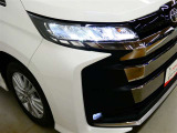 LEDヘッドライトです。デザイン性がよくとても明るいので、夜間の走行や悪天候でも安心です。しかも長寿命!
