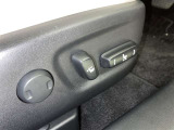 パワーシート搭載。微妙な調整が手軽にでき、ピッタリのポジションで運転することが可能です。