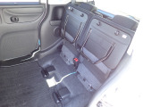 ◆チップアップ&ダイブダウン機構付【ULTR SEAT】は後席座面を左右分割で跳ね上げることができます。トランクで積載できない背の高い荷物をラクラク収納できます。ホンダ車ならではの人気装備です。
