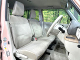 運転席シート廻りは使用感も少なく、良好な状態となっています。丁寧に使われていたことがよくわかりますね。