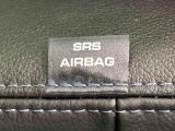 車両側方からの衝撃を緩和するSRSサイドエアバッグ(運転席/助手席)に加えて,SRSカーテンシールドエアバックも標準装備