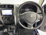 このハンドルを握った時に、車を所有している優越感を味わえますね