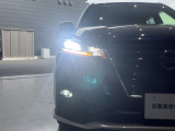 夜間走行の様々な局面に対し、LEDヘッドランプで視認性をしっかり確保。ハロゲンヘッドランプのおおよそ2倍の光量で、広範囲に明るくドライバーをサポートしてくれます。