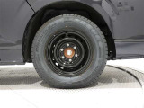 タイヤサイズは(195/80R15)でスチールホイールです。