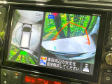 【アラウンドビューモニター】専用のカメラにより、上から見下ろしたような視点で360度クルマの周囲を確認することができます☆死角部分も確認しやすく、狭い場所での切り返しや駐車もスムーズに行えます。