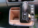 シフトも操作しやすく、快適な運転をサポートしてくれます!!