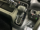 発進時から滑らかに加速する無段階変速のCVTはストップ&ゴーの多い街の中も快適です