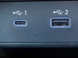 USB充電ソケット装備。