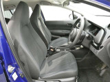 傷みやすい運転席シートも比較的状態良好なお車になります!!