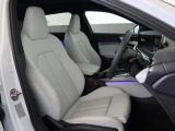 Audi車はどの車種も全てレザーハンドルです。そこにはAudiのこだわりがあり質感の高いレザーでしっかりと手に馴染み、高級感を演出します。