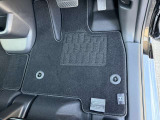 純正フロアマットです