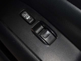 運転席のみパワーウィンドウを搭載しています。
