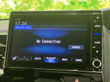 音源を画面下部から選べるオーディオ画面を装備。Bluetooth Audioやラジオなどの項目が表示され、聴きたい音源を確認しながら選択できるため、日常の移動でも使いやすい一台です。