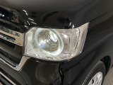 【LEDヘッドライト】大光量で夜道や雨の日の安心感を高めるLEDヘッドライト。周囲の明るさに応じて自動点灯・消灯/ライトの消し忘れも防げるオートライトコントロール付!
