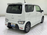 車線逸脱の可能性が高いとシステムが判断した場合に、ドライバーに車線逸脱防止方向へのステアリング操作を促し車両を車線の内側に戻すように支援する「車線逸脱抑制機能」を装備!