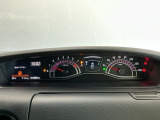 メーターの横に液晶カラーディスプレーを装備。航続可能距離等の情報やHonda SENSINGの注意・警告を表示します!