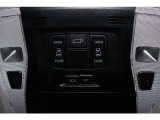 運転席上部の操作部です。両側電動スライドドアとパワーバックドア操作部です。