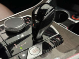 8速ステップトロニック付AT I-driveコントローラーでモニター部分を操作します。直感的に使用することが可能です。