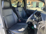 見通しのよいすっきりとした視界で、誰でも運転しやすいです。運転のしやすさは疲れにくさにも繋がりますよ♪