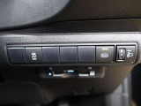 オートマチックハイビームとは、先行車や対向車のライトを認識し、ハイビームとロービームを自動で切り替える機能です。夜道の視界を確保します。詳細は販売店スタッフまでおたずねください。
