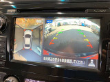 【バックカメラ】運転席から画面上で安全確認ができます。駐車が苦手な方にもオススメな便利機能です。