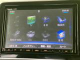 オーディオやテレビ、目的地の設定など、複数のメニューが一画面に表示されます。行いたい操作を画面上で確認しながら選べるため、機能を把握しやすい構成です。