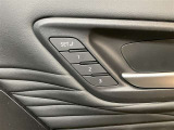 シート位置を記憶できるメモリー機能!ご家族で運転を交代する際、非常に便利です!安心快適なドライブを是非!