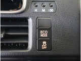 VSC(Vehicle Stability Control)付です。 横滑りを防止する装置です。 万が一の時に作動する、安全のための装置です。
