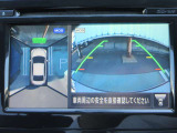 ナビ画面にアラウンドビュ-モニタ-の映像を映し出しています。  狭い場所での車庫入れをサポ-トしてくれる便利アイテムです。