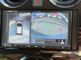 駐停車には便利なアラウンドビューモニター搭載。サイドモニターの切り替えも可能です。