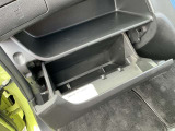 収納もバッチリ!小物が散乱しがちな車内もスッキリさせる事ができますね♪