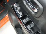 ◆パワーウィンドウスイッチ◆運転席から全席の窓の開閉操作を行うことが出来いつでも換気ができます!