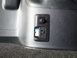 アウトドアや停電時に便利なラゲッジルーム内100V/1500Wアクセサリーコンセント♪