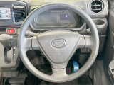 インテリアに合わせたデザインのステアリングは、運転される方のことも考え、運転しやすい形状、大きさです。是非一度、実際に触ってお確かめください。